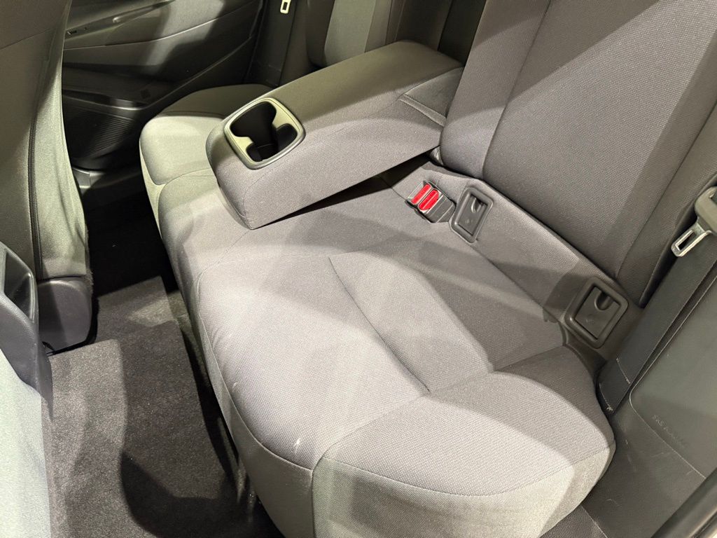 2022 Toyota Corolla LE 18