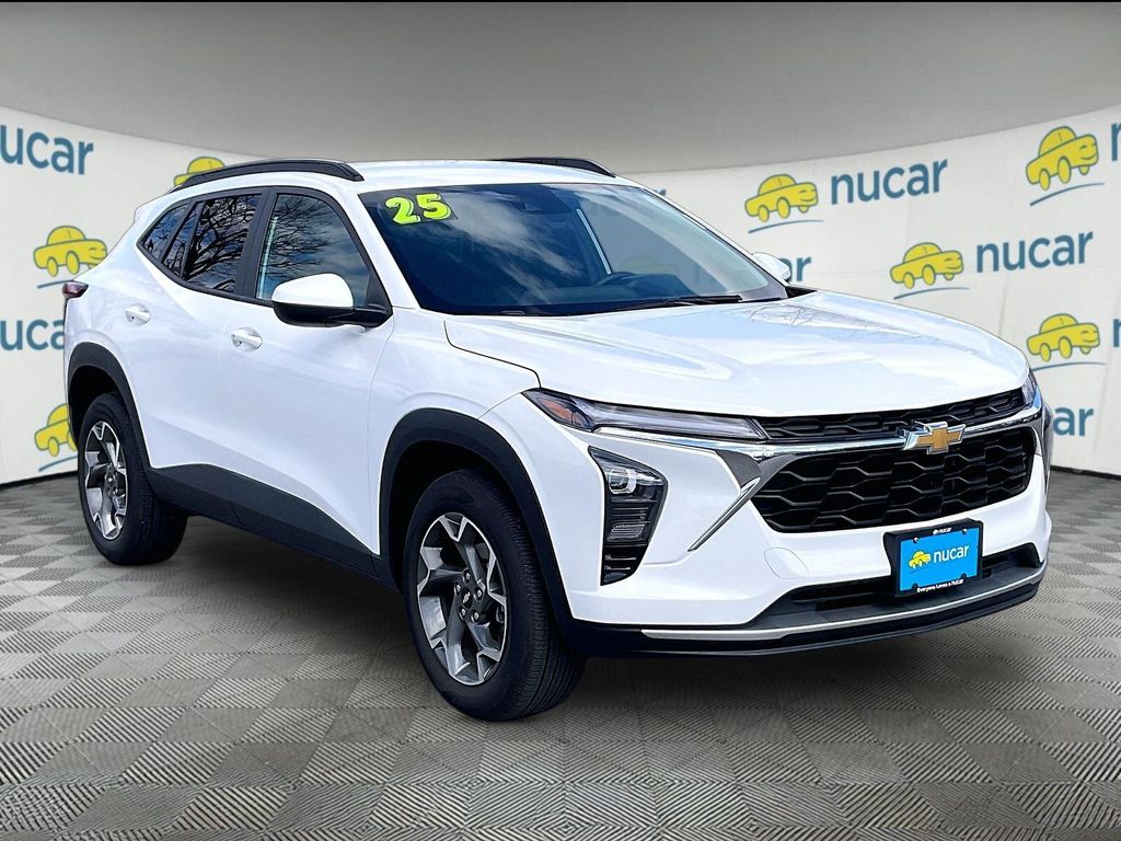 2025 Chevrolet Trax — photo 1
