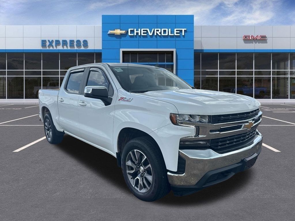 Summit White 2022 Chevrolet Silverado 1500 Pickup Truck Four-Wheel Drive 8-Speed Automatic