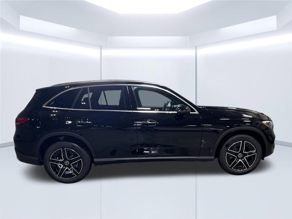 Thumbnail: 2027 Mercedes-Benz GLC - 6
