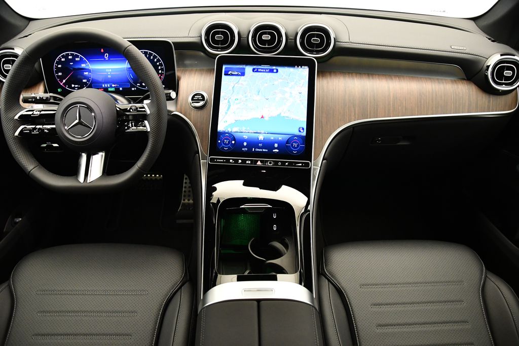 Thumbnail: 2025 Mercedes-Benz GLC - 18