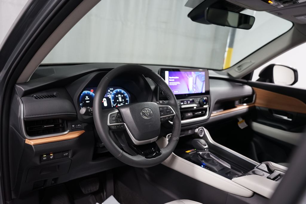 Thumbnail: 2026 Toyota Grand Highlander - 11