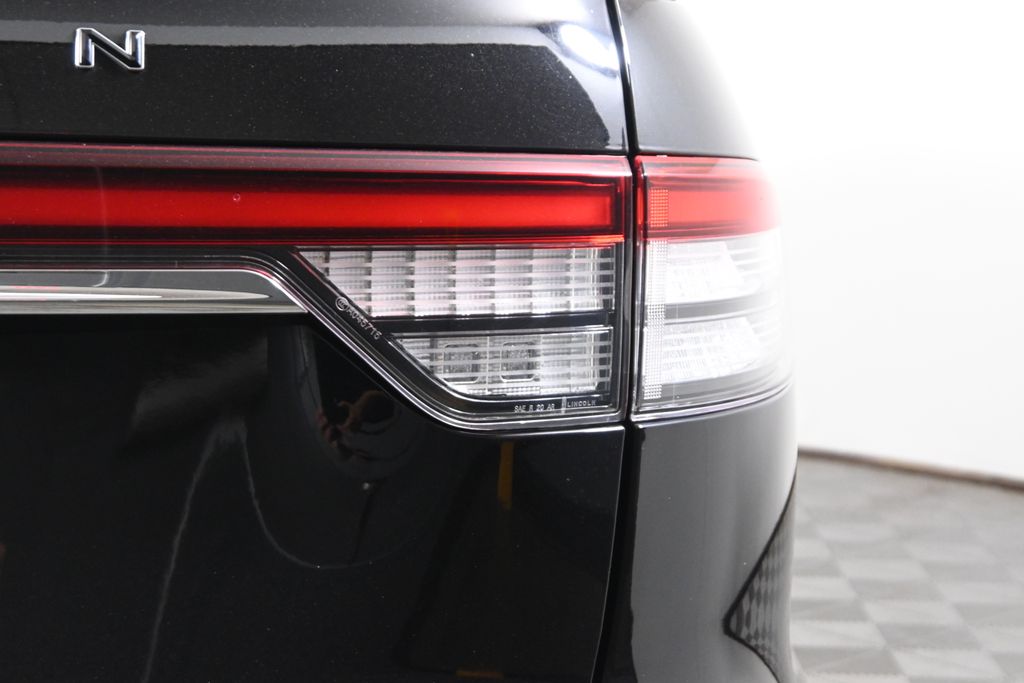 Thumbnail: 2023 Lincoln Aviator - 13