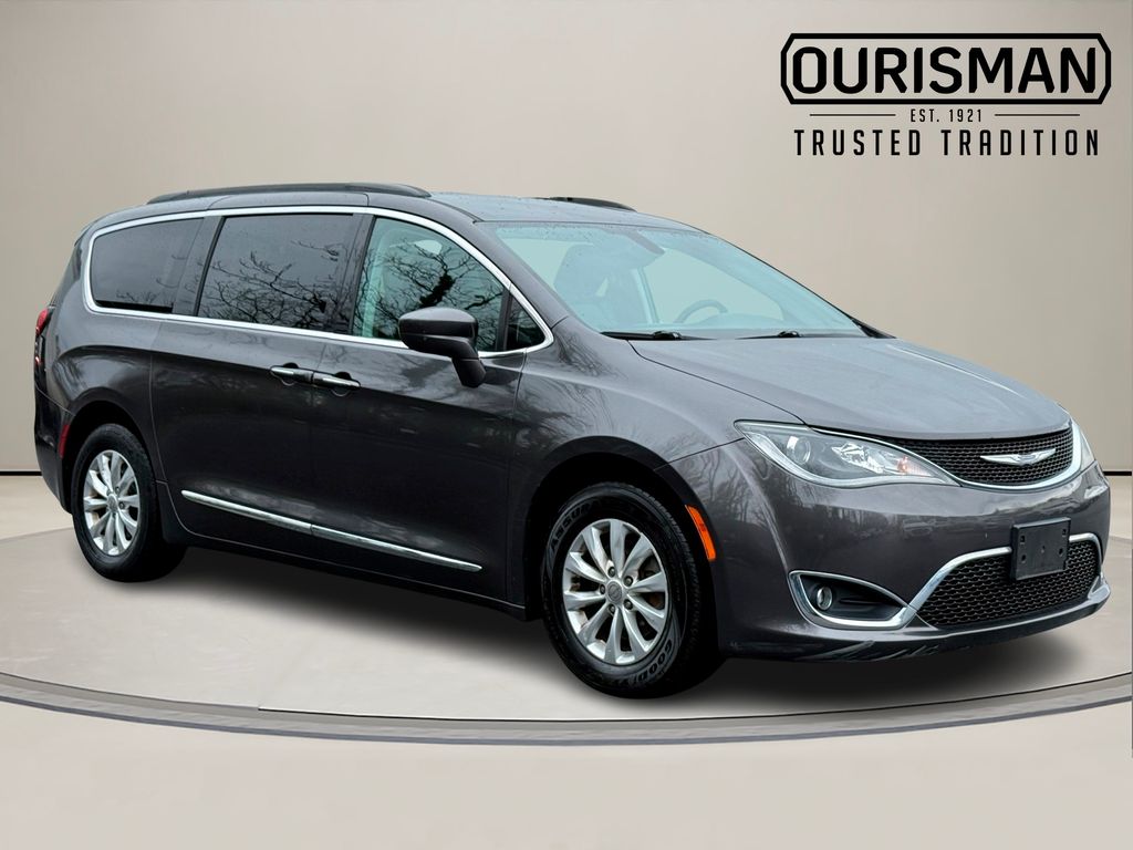 2017 Chrysler Pacifica Touring L FWD