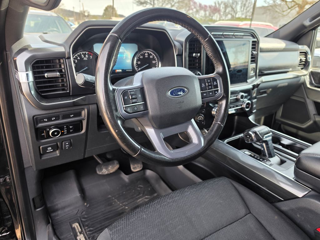 View vehicle photo 4