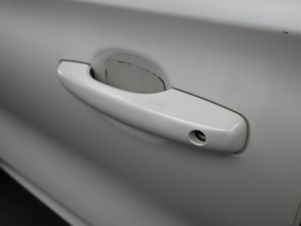 Used 2022 White Metallic Lincoln Reserve image 39