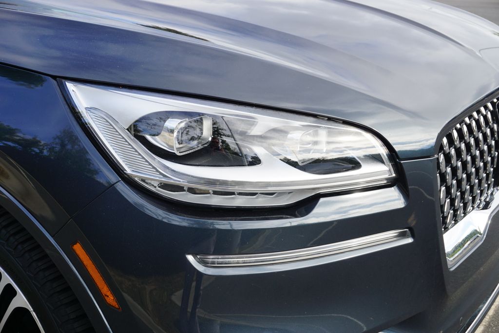 Thumbnail: 2021 Lincoln Aviator - 10