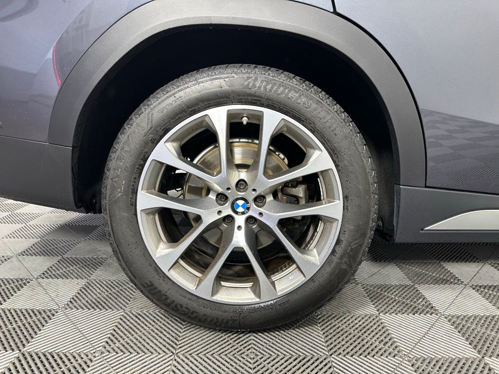 Thumbnail: 2021 BMW X6 - 12