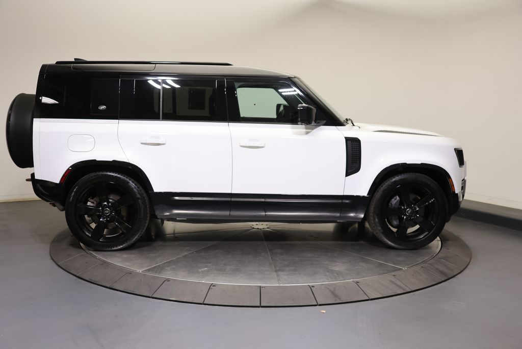 Thumbnail: 2023 Land Rover Defender - 6