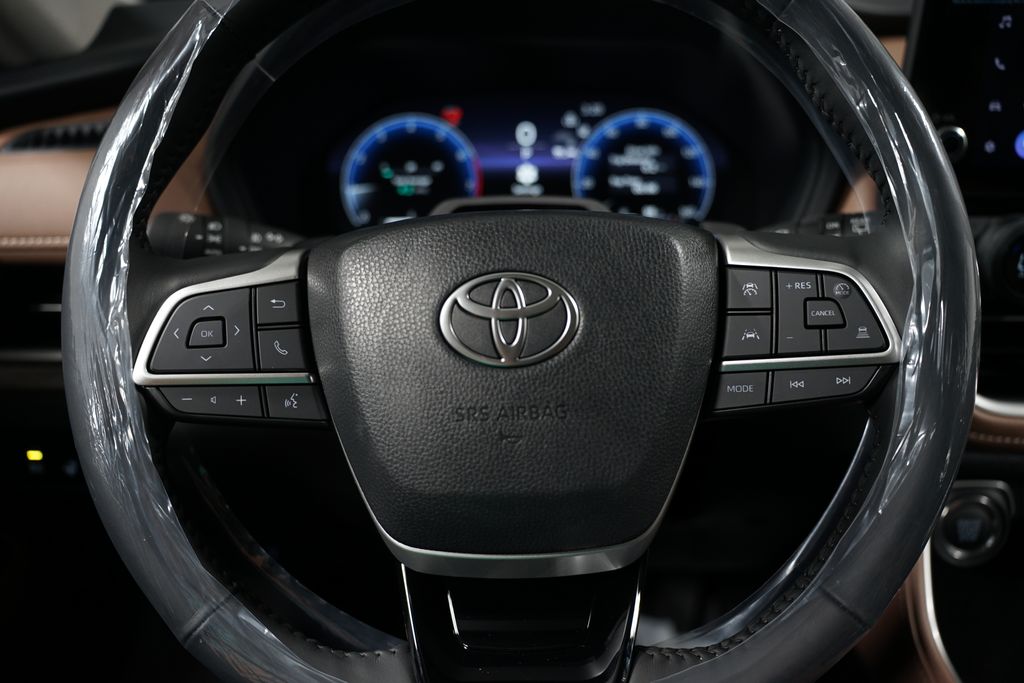 Thumbnail: 2025 Toyota Grand Highlander - 12