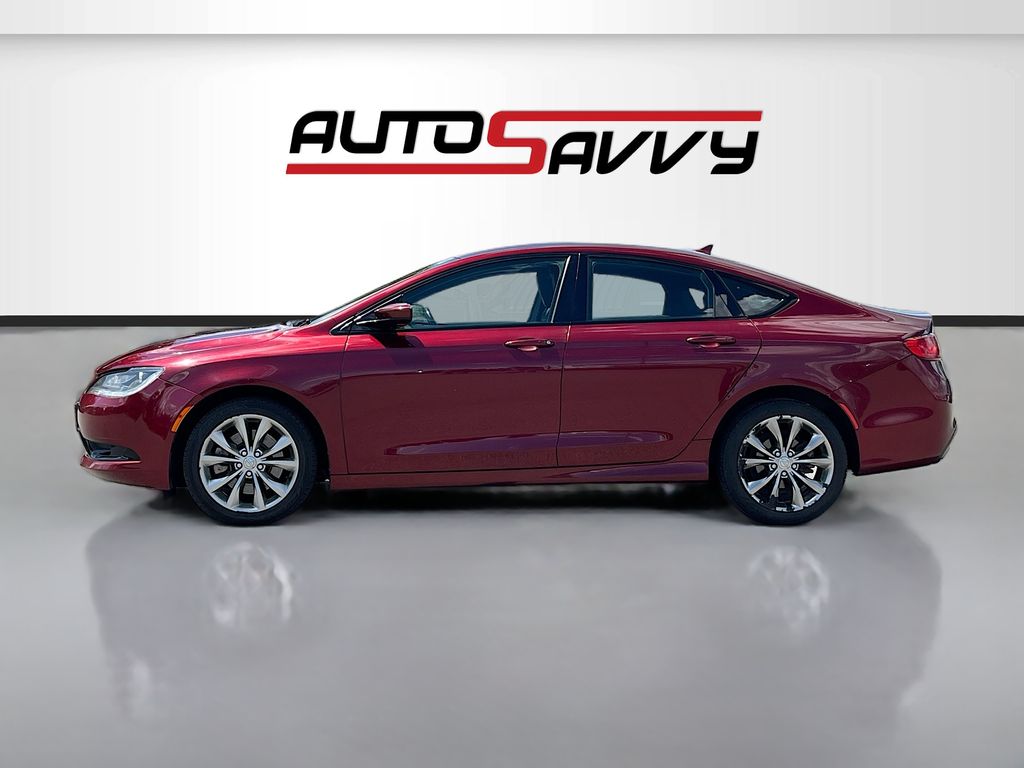 Used 2016 Red Chrysler S image 4