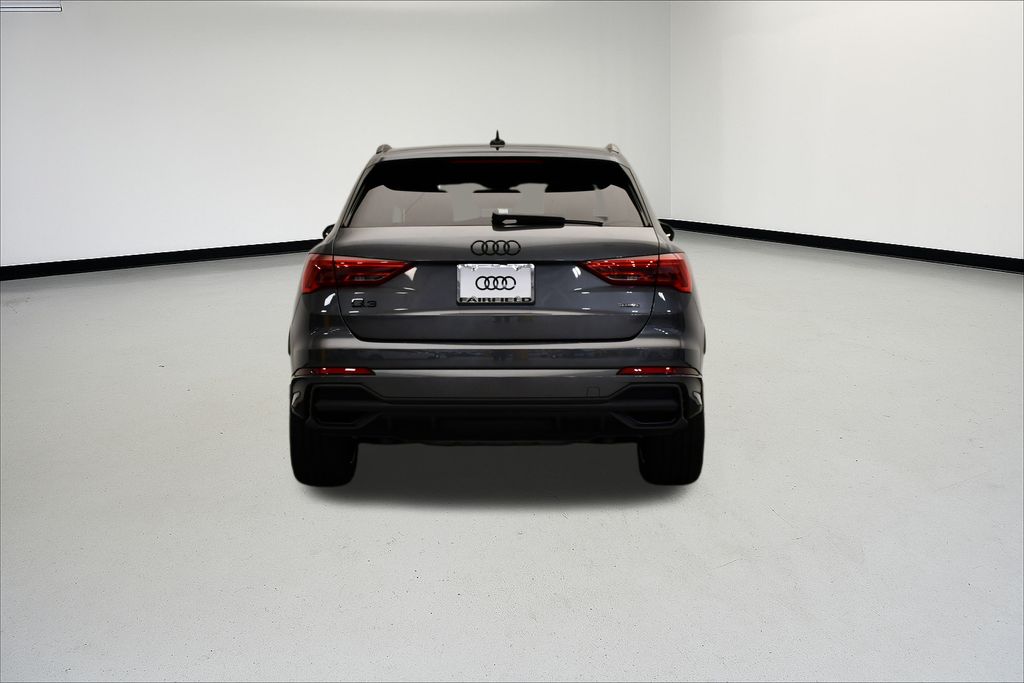 Thumbnail: 2025 Audi Q3 - 4