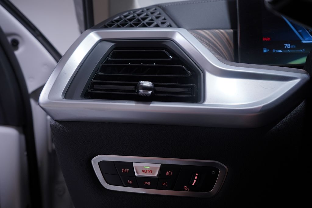 2023 BMW X7 xDrive40i 19
