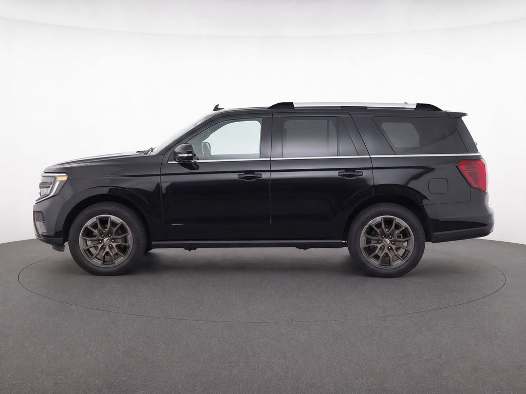 New 2027 Agate Black Metallic Ford King Ranch® image 7