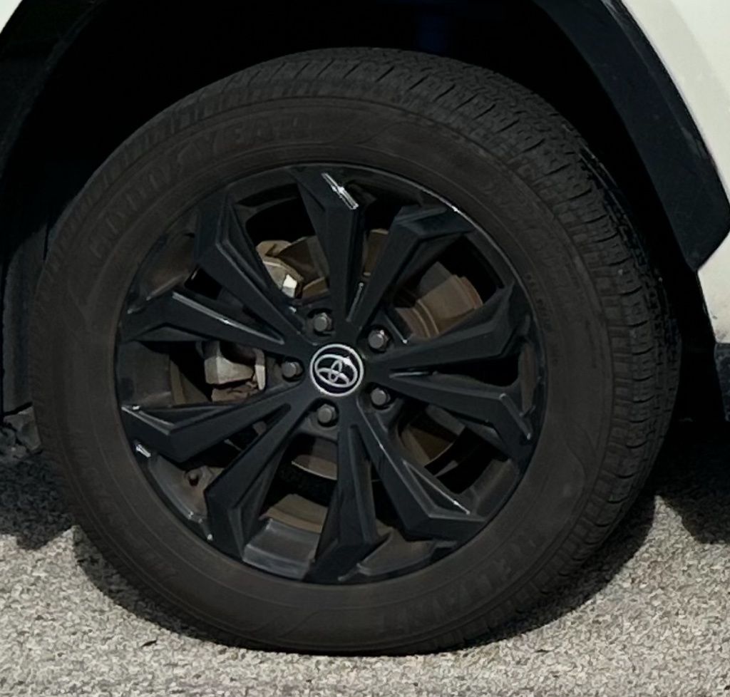 Thumbnail: 2022 Toyota RAV4 - 9