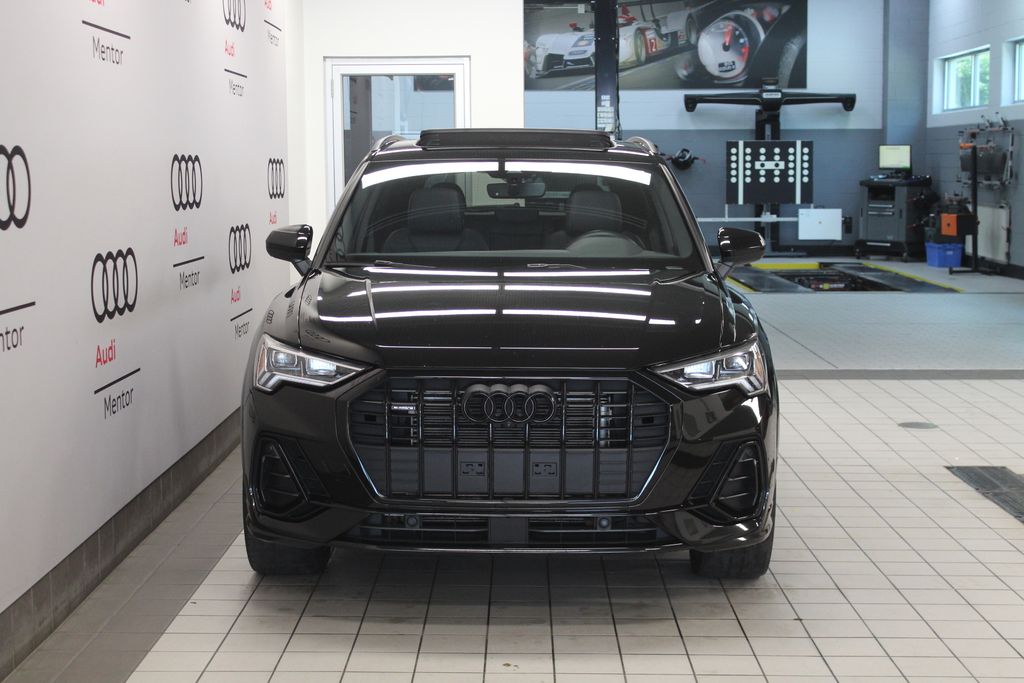 Thumbnail: 2024 Audi Q3 - 9