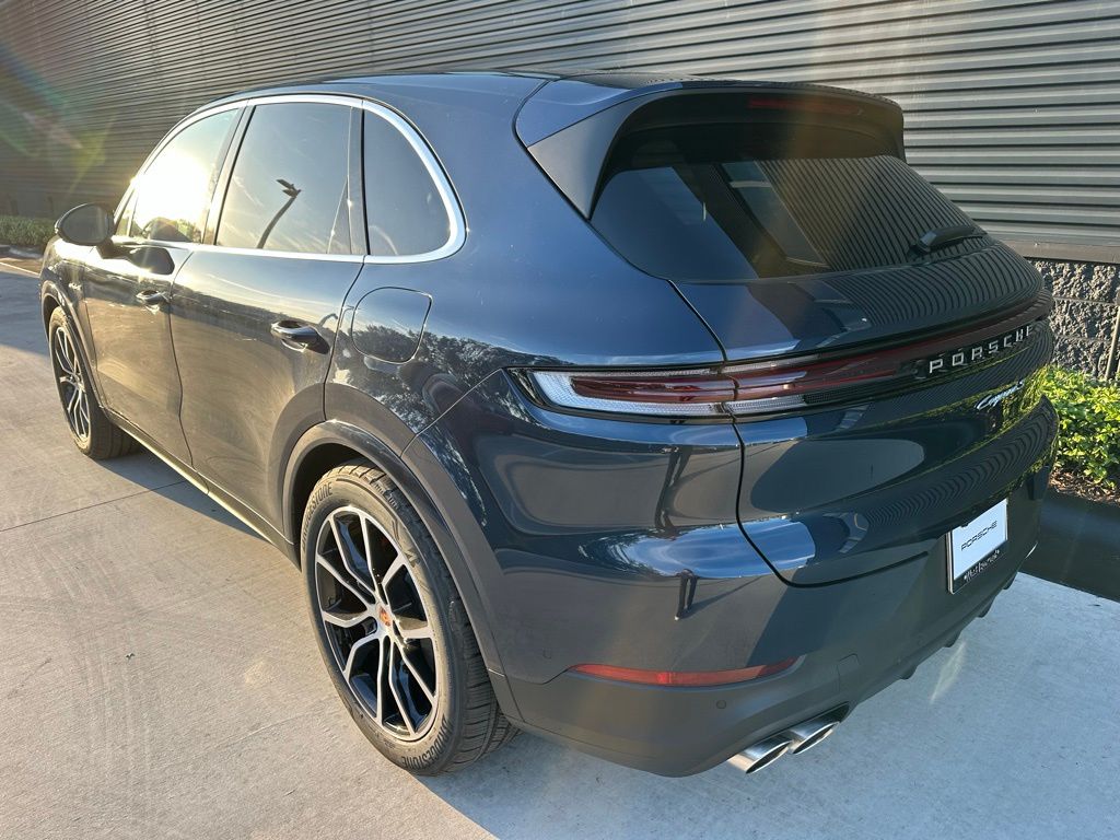 Thumbnail: 2026 Porsche Cayenne - 3