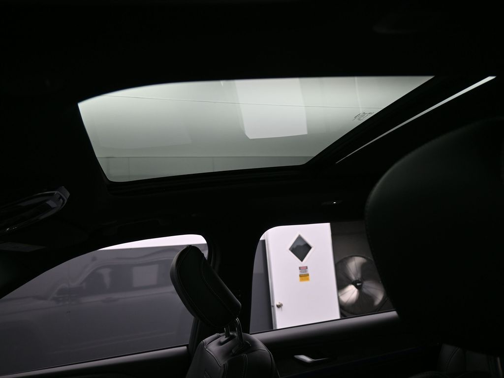 Used 2024 Silver Zynith Jeep Overland image 11