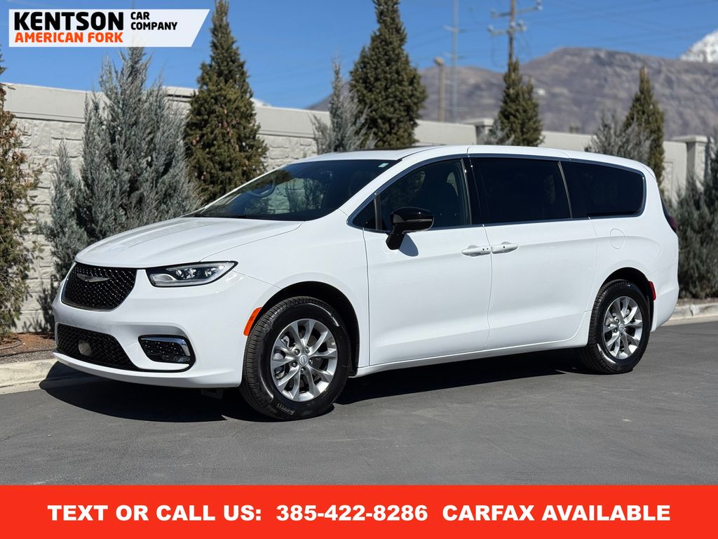 Bright White Clearcoat 2026 Chrysler Pacifica Limited AWD Minivan All-Wheel Drive 9-Speed Automatic