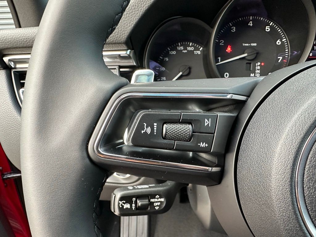 Thumbnail: 2026 Porsche Macan - 18