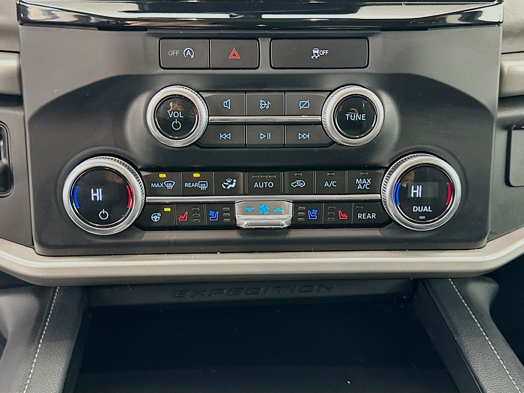 Thumbnail: 2024 Ford Expedition - 21