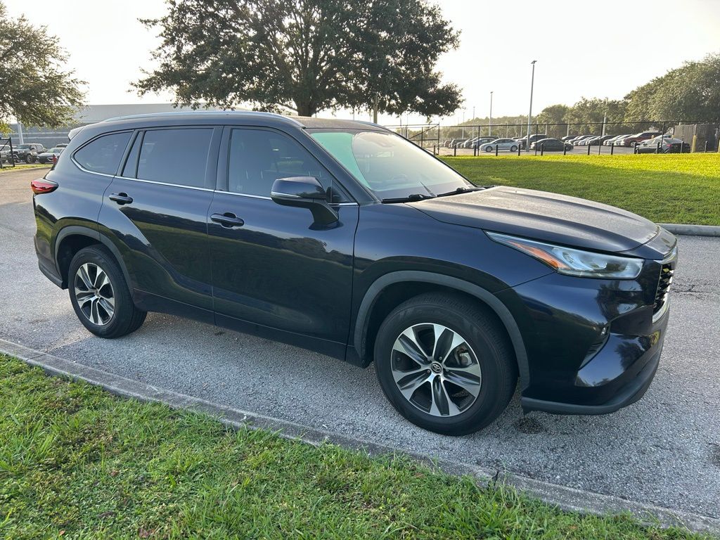 Thumbnail: 2020 Toyota Highlander - 7