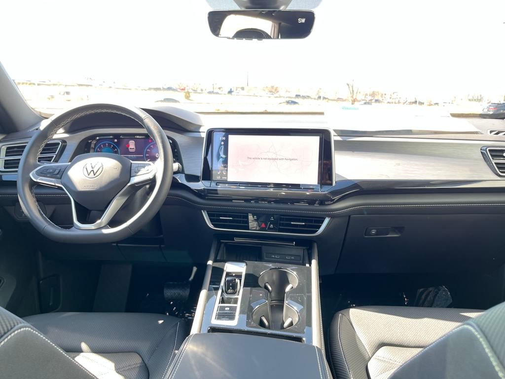 2025 Volkswagen Atlas Cross Sport 2.0T SE w/Technology photo