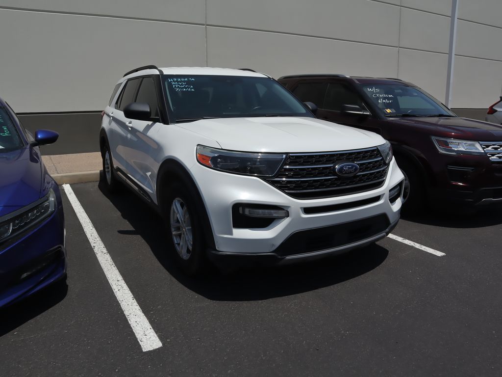 Thumbnail: 2022 Ford Explorer - 3