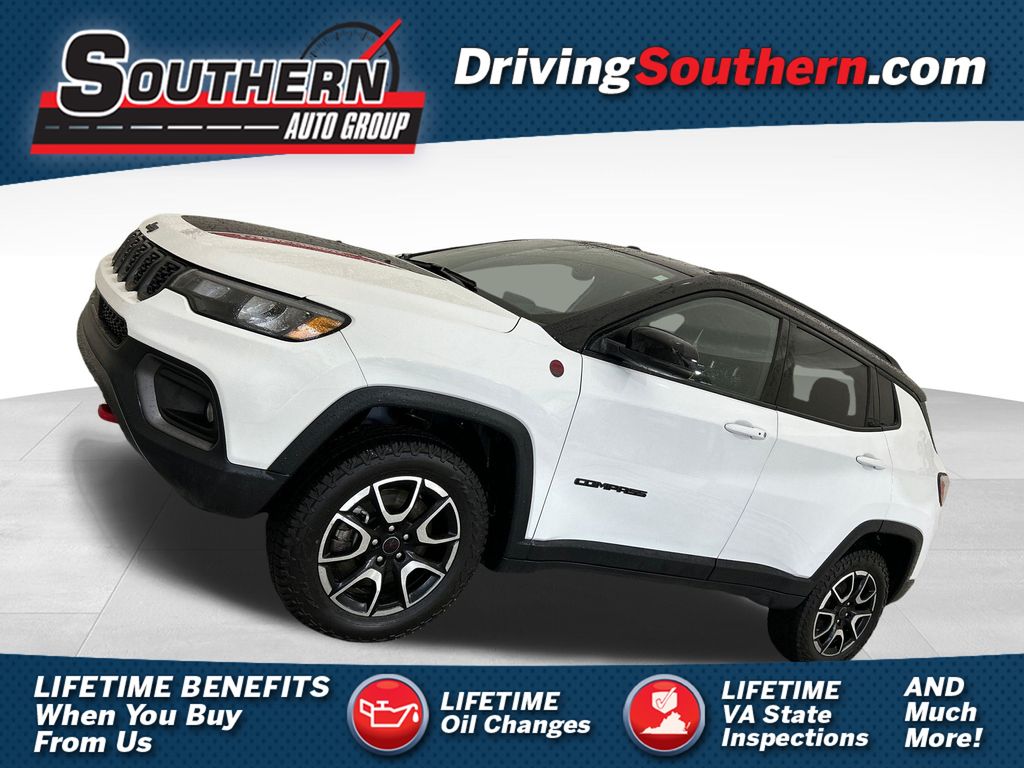 Bright White Clearcoat 2025 Jeep Compass SUV / Crossover Four-Wheel Drive 8-Speed Automatic