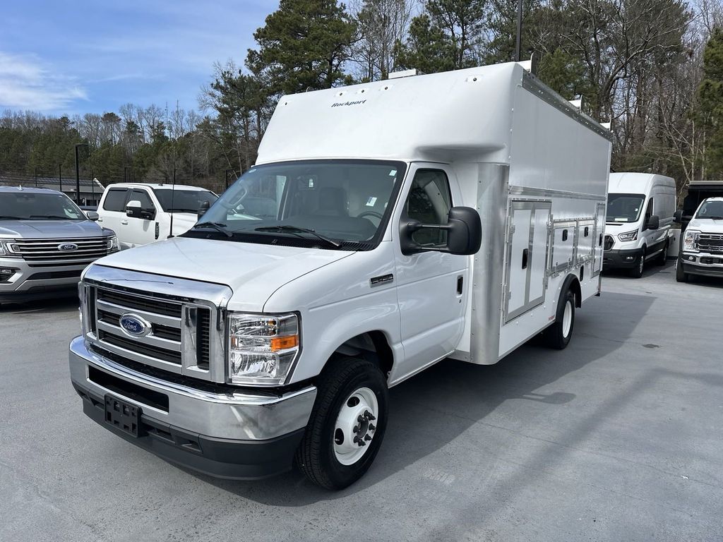 2024 Ford E-450SD Base 3