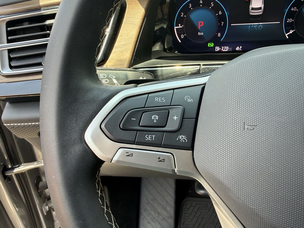 2024 Volkswagen Atlas 2.0T SE w/Technology  at Toyota of Victoria