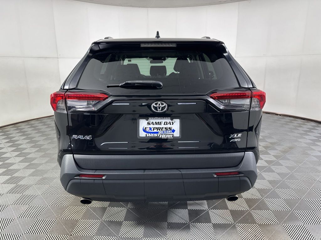 Used 2022 Black Toyota XLE image 19