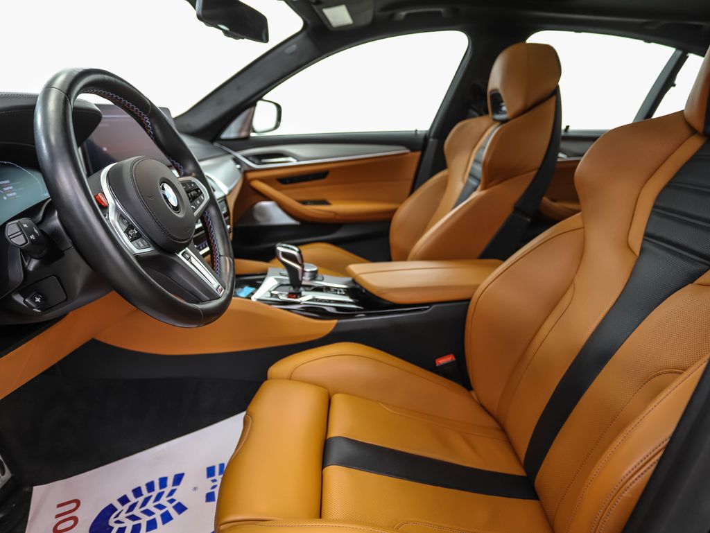 Thumbnail: 2022 BMW M5 - 10