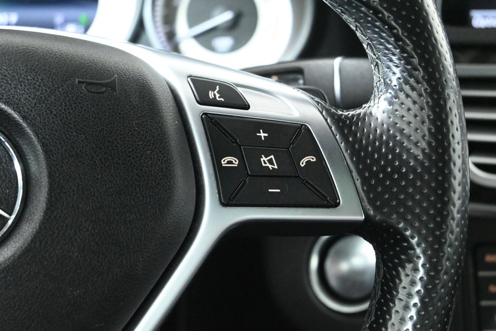 Thumbnail: 2016 Mercedes-Benz E-Class - 17