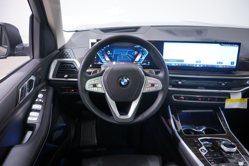 Thumbnail: 2025 BMW X7 - 12