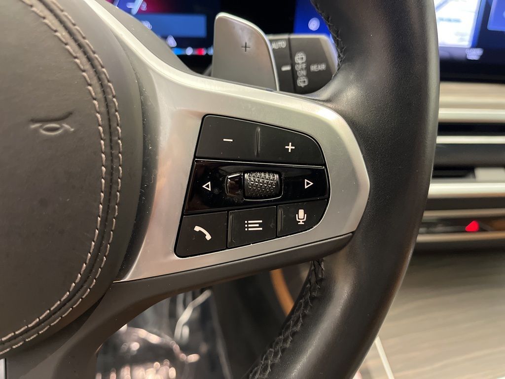 Thumbnail: 2023 BMW X7 - 15