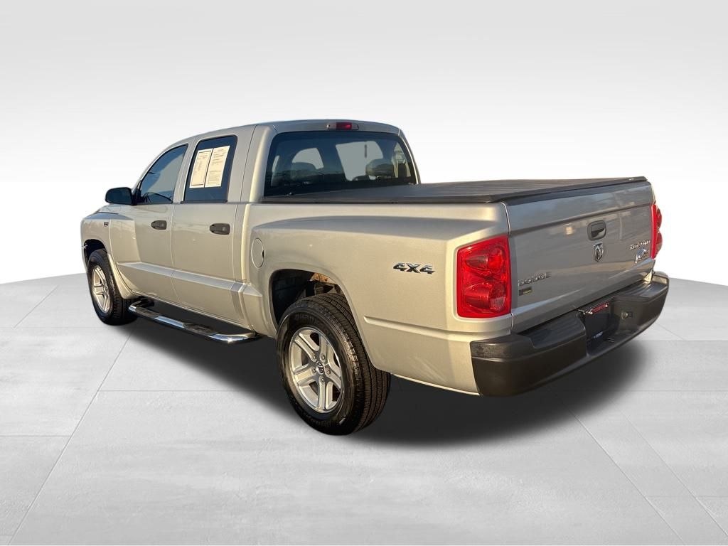 2011 Dodge Dakota SXT SLT photo 3