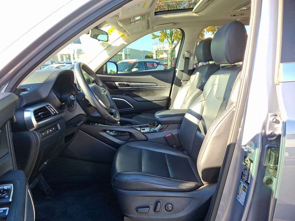 Thumbnail: 2022 Kia Telluride - 17