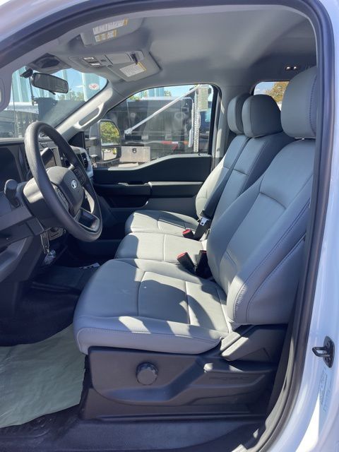 2025 Ford F-550 Chassis XL