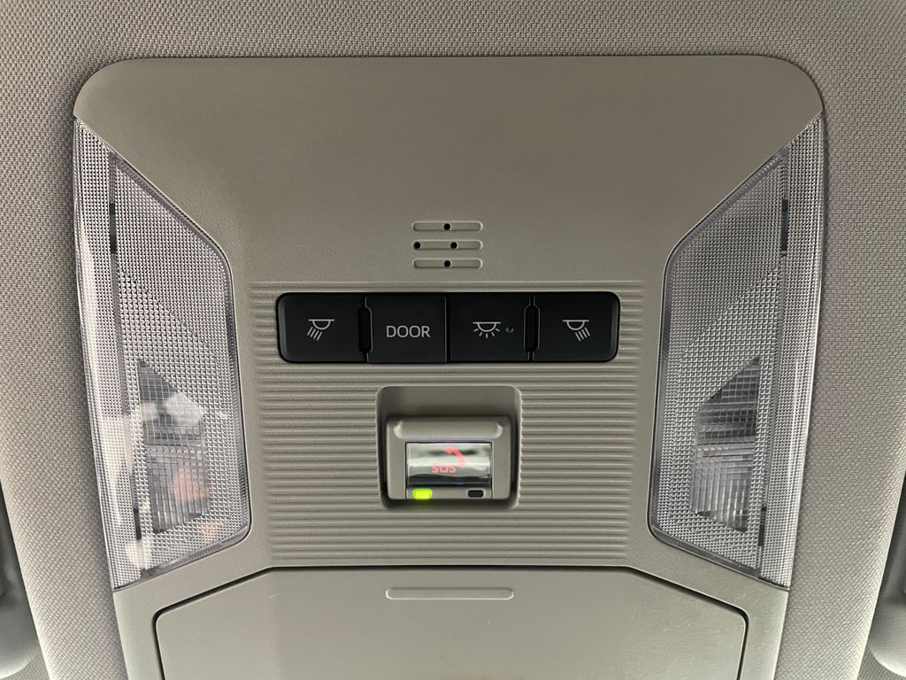 2023 Toyota RAV4 XLE 31
