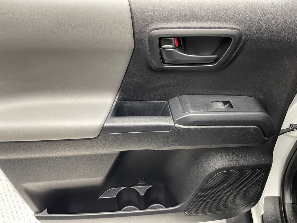 Thumbnail: 2021 Toyota Tacoma - 32