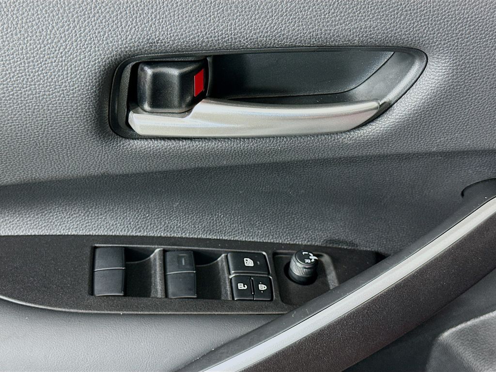 Thumbnail: 2025 Toyota Corolla - 18