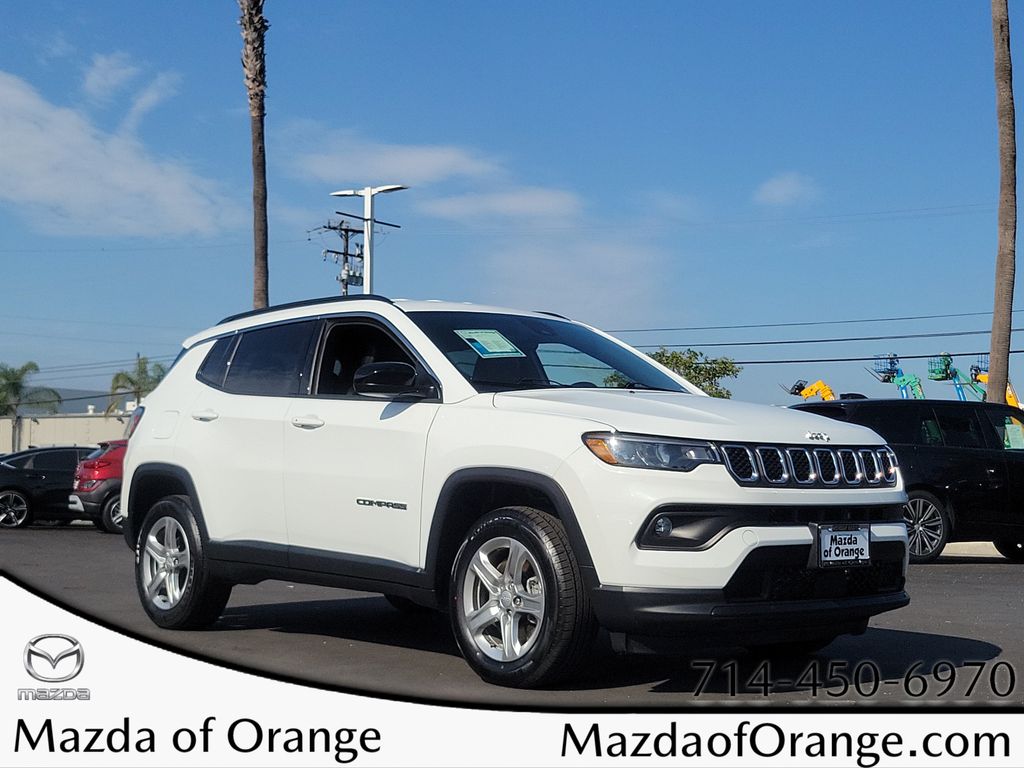 Bright White Clearcoat 2024 Jeep Compass SUV / Crossover Four-Wheel Drive 8-Speed Automatic