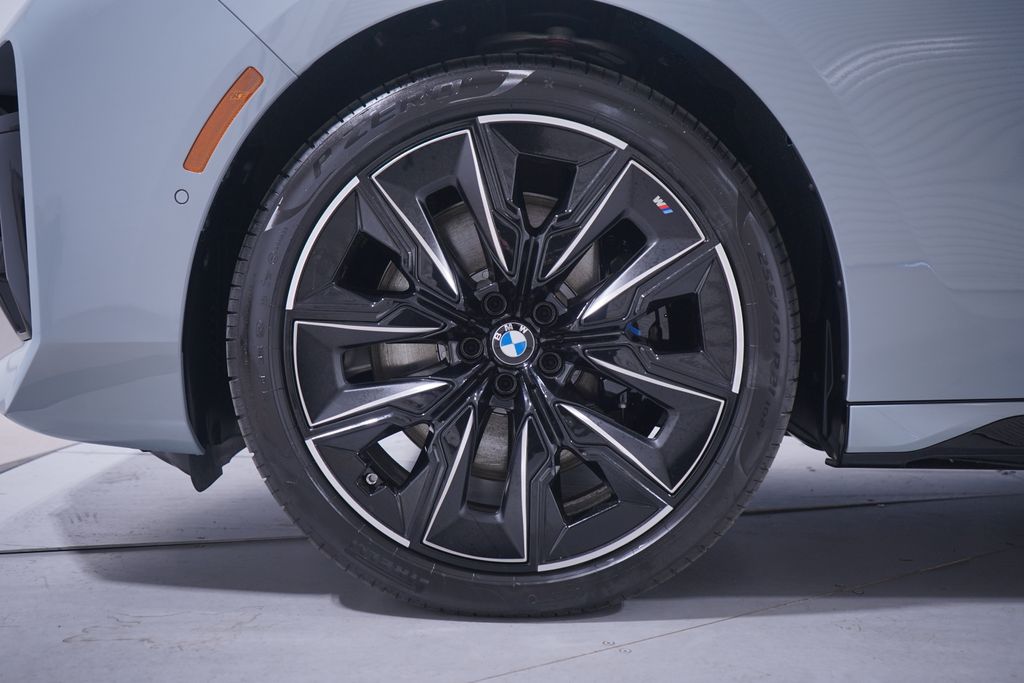 2025 BMW 7 Series 740i 2