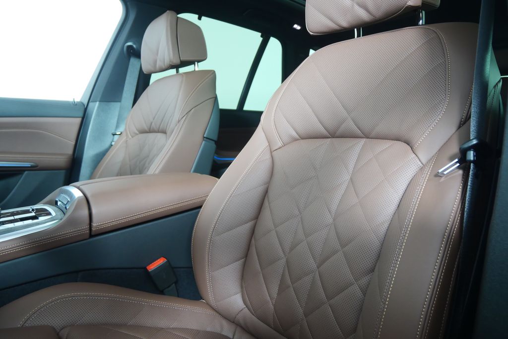 Thumbnail: 2026 BMW X5 - 10