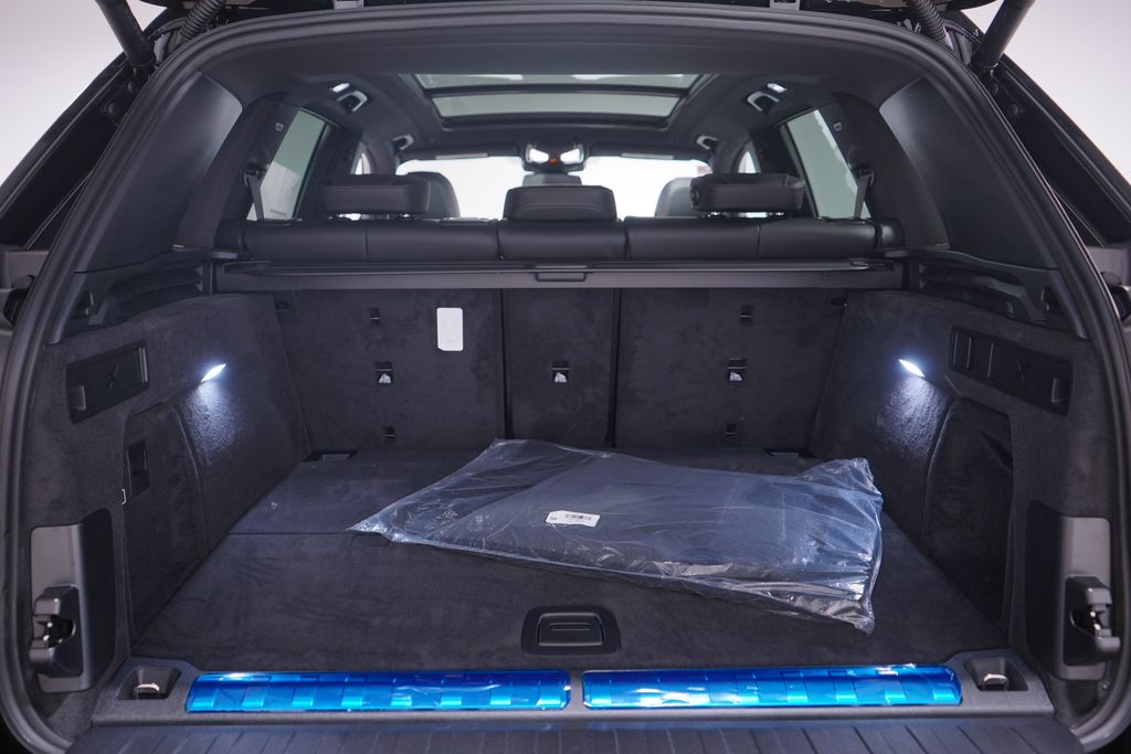 Thumbnail: 2026 BMW X5 - 13