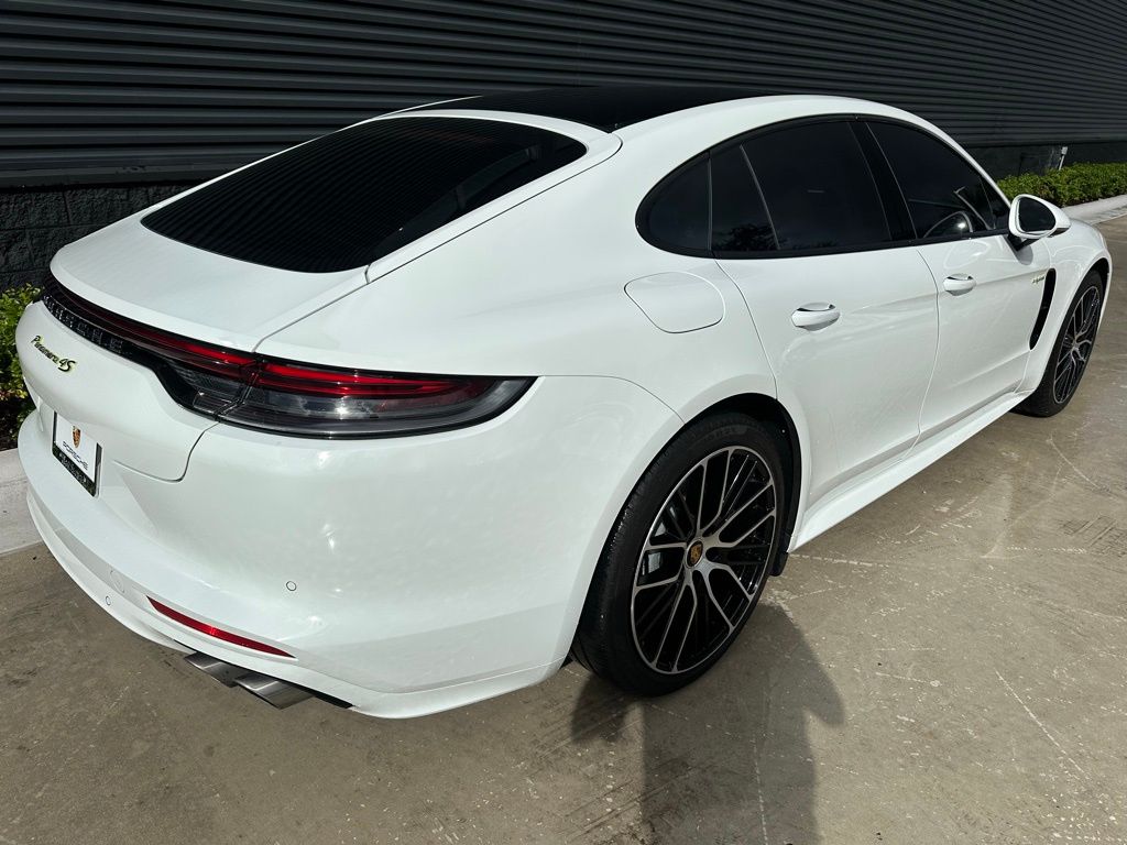 2023 Porsche Panamera 4S 10