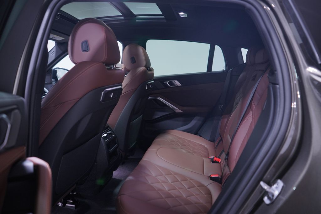 Thumbnail: 2025 BMW X6 - 9