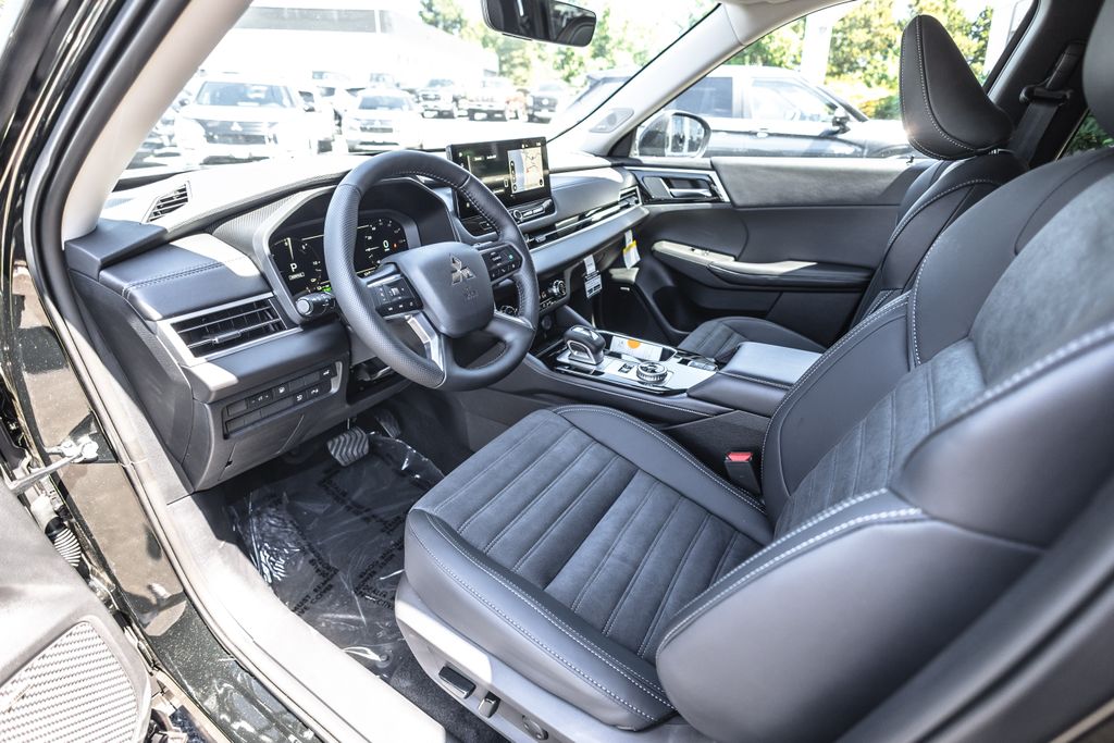 2026 Mitsubishi Outlander PHEV SE thumbnail 14