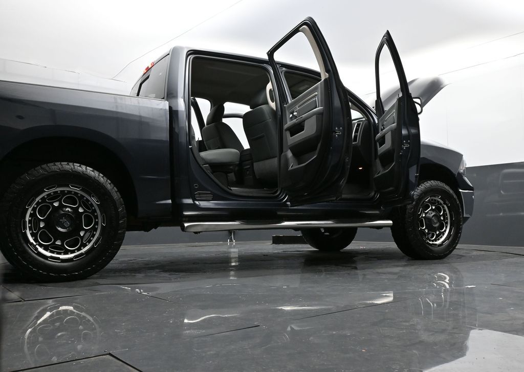 2018 Ram 1500 Big Horn Crew Cab 4x4 5'7" Box